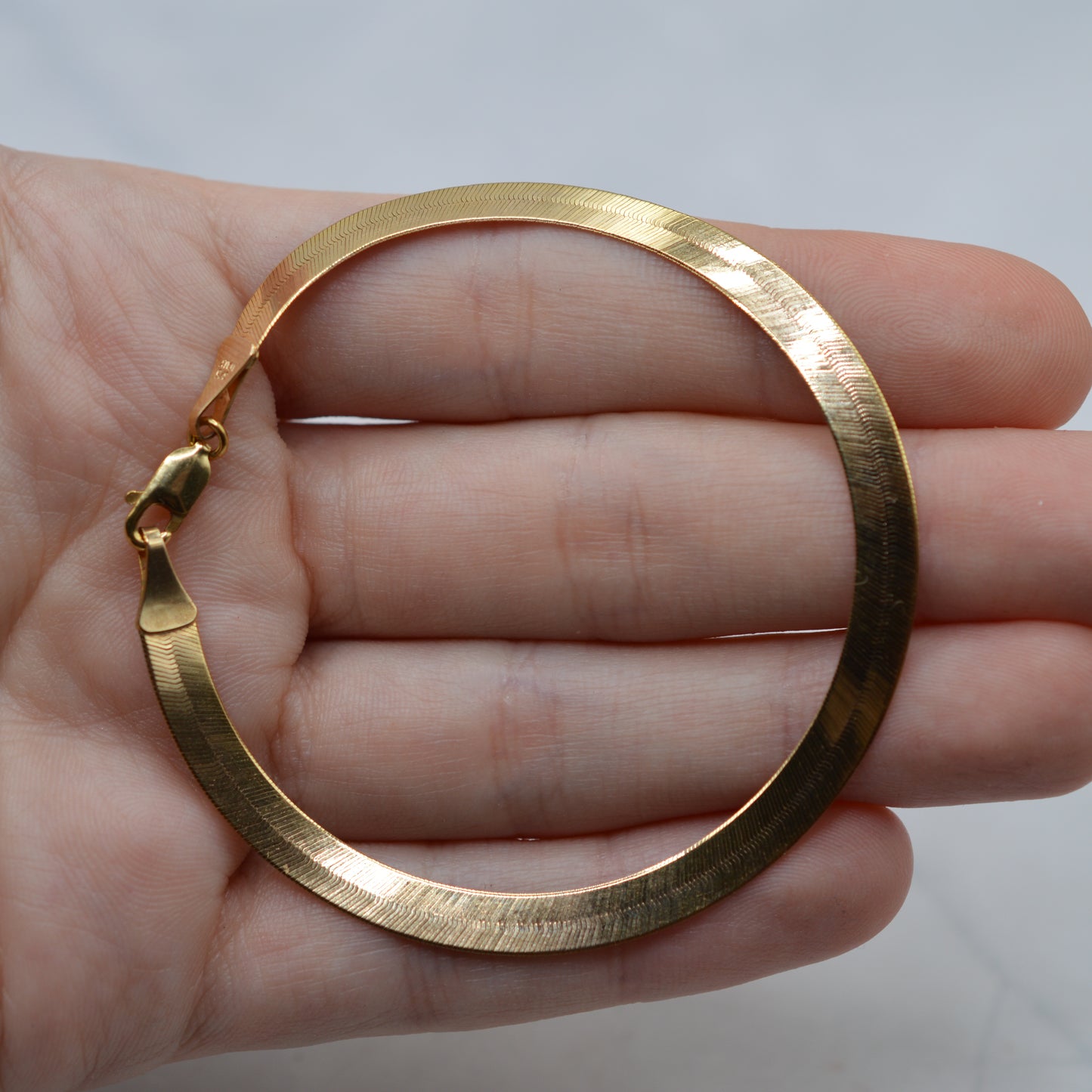 Italian 9ct Gold Flat-Link Bracelet (7 1/4”)