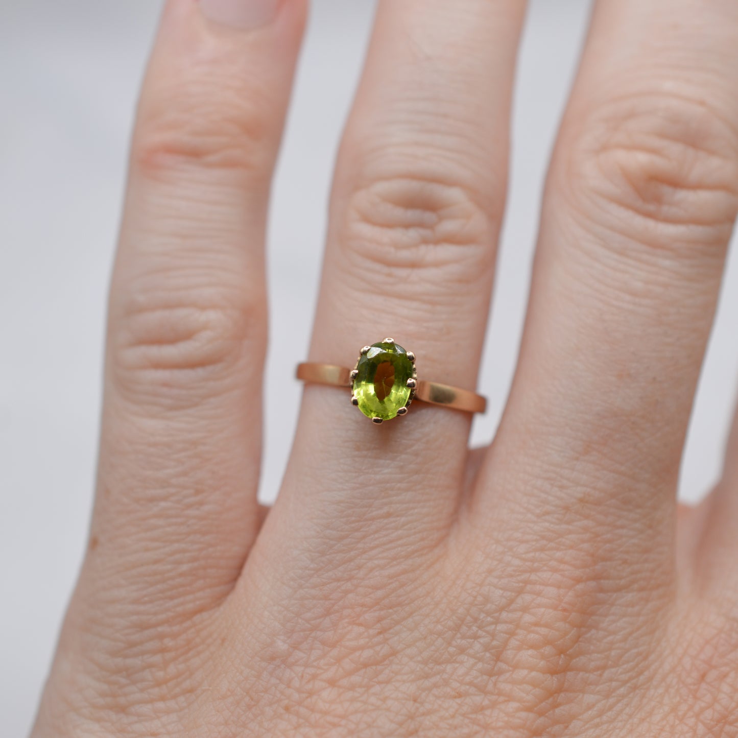 1980s 9ct Gold Peridot Solitaire Ring