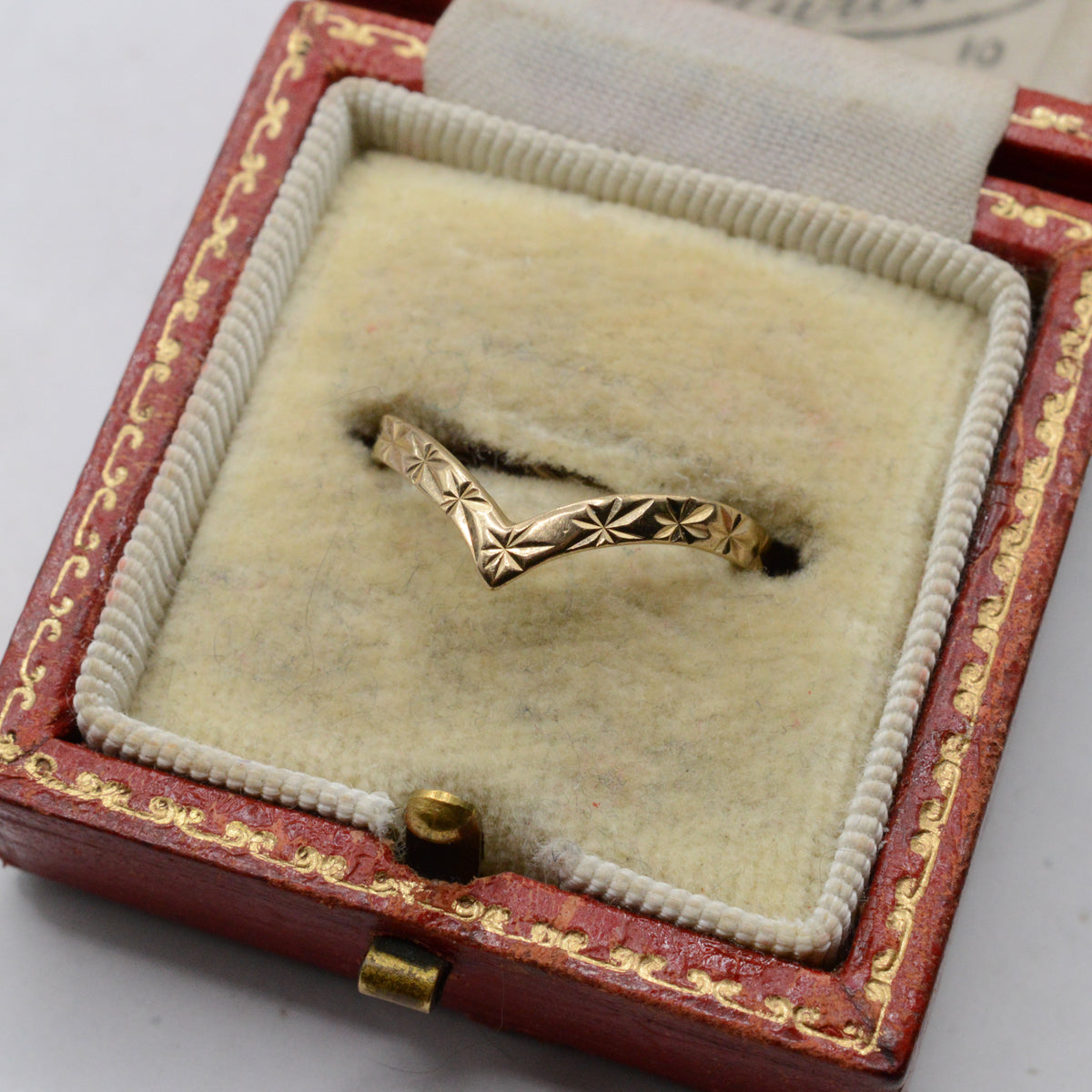 1980s 9ct Gold Star-Engraved Wishbone Ring