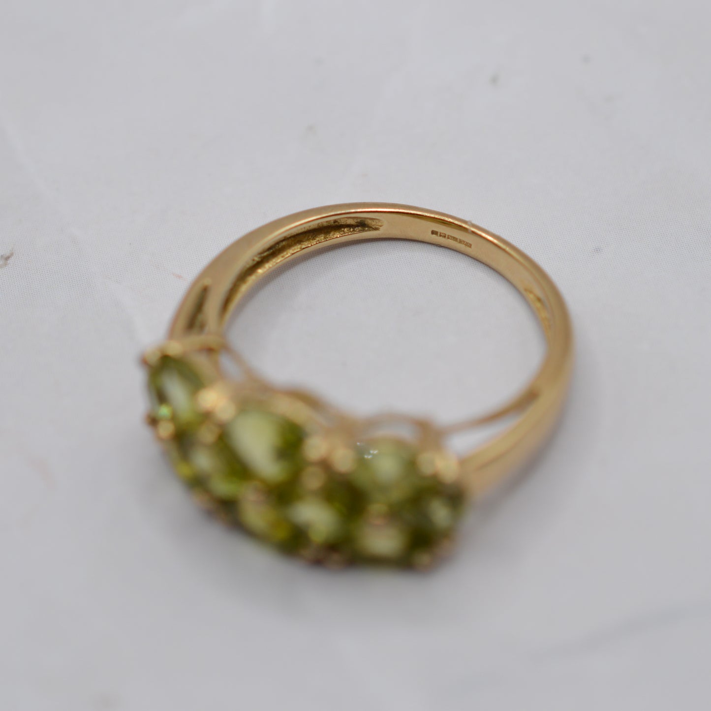 Chunky Y2K 9ct Gold Peridot Cluster Ring