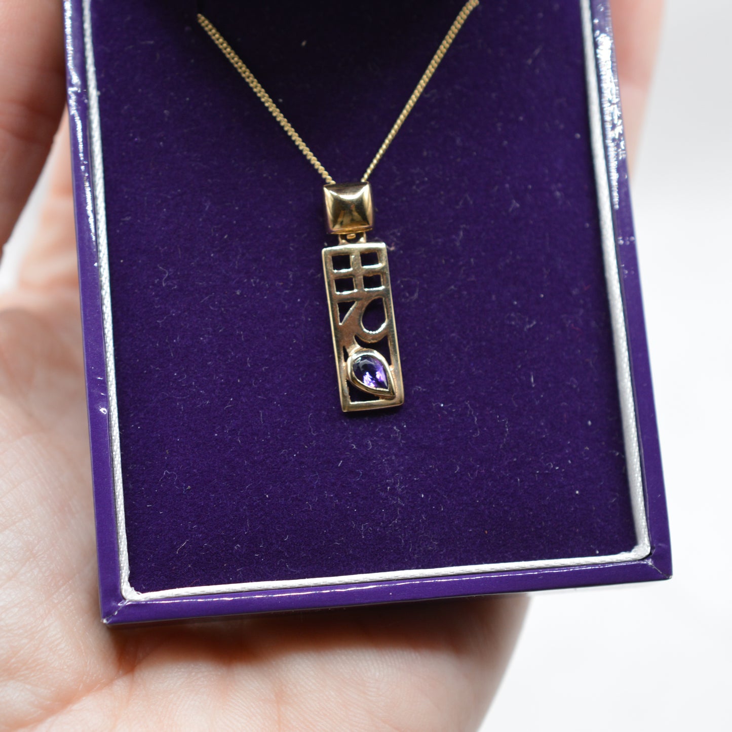 9ct Gold Amethyst Pendant Necklace (18”) - Art Nouveau/Charles Rennie Mackintosh