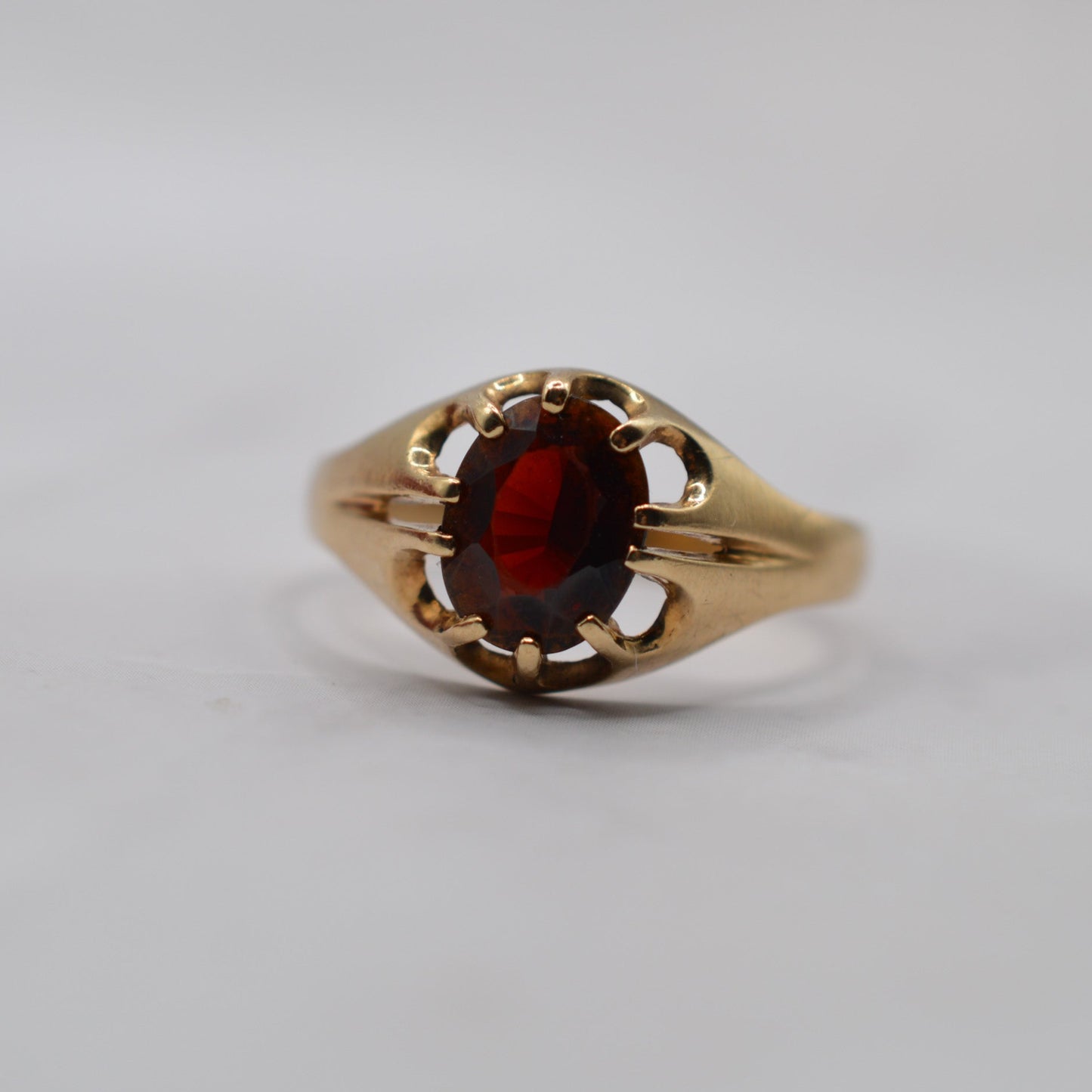 Chunky 1990s 9ct Gold Garnet Solitaire Unisex Signet Ring