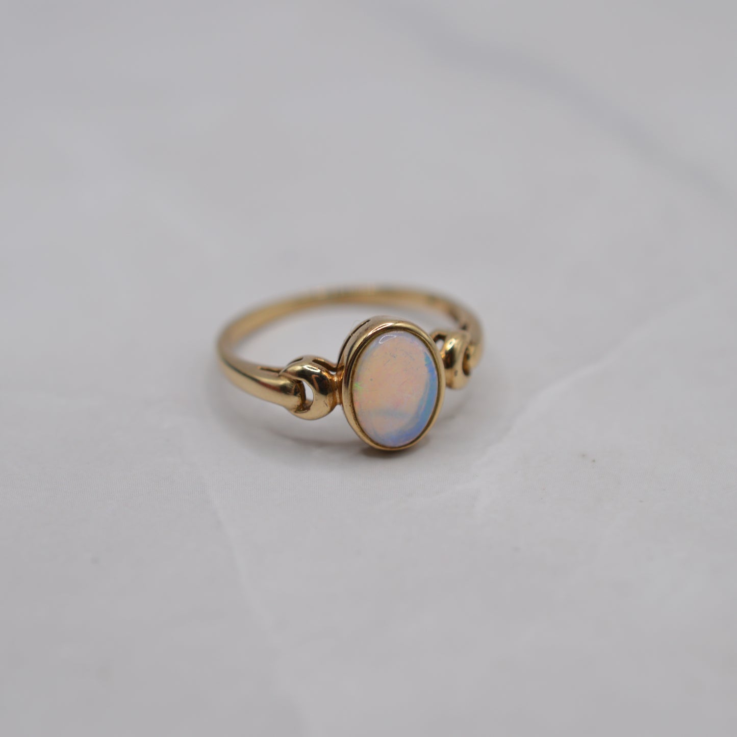 1980s 9ct Gold Opal Solitaire Ring