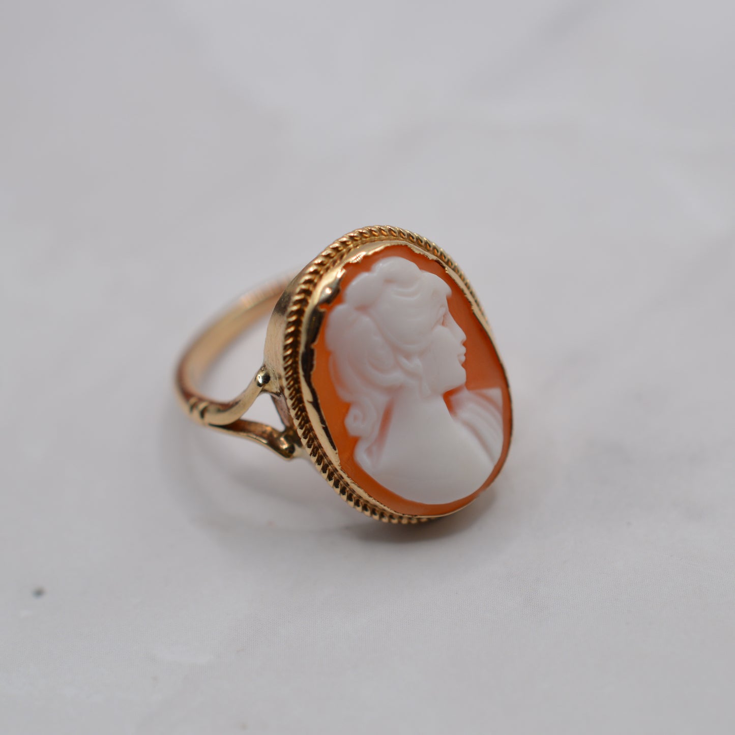 1980s Vintage 9ct Gold Shell Cameo Ring