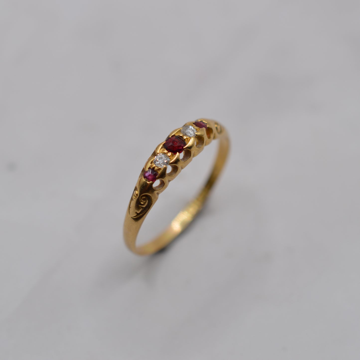 Antique Late Victorian 18ct Gold Ruby & Diamond Five-Stone Ring
