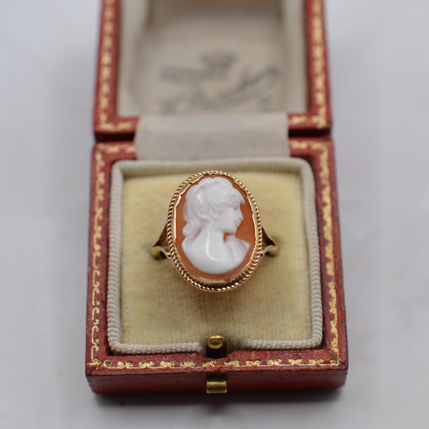 1980s Vintage 9ct Gold Shell Cameo Ring