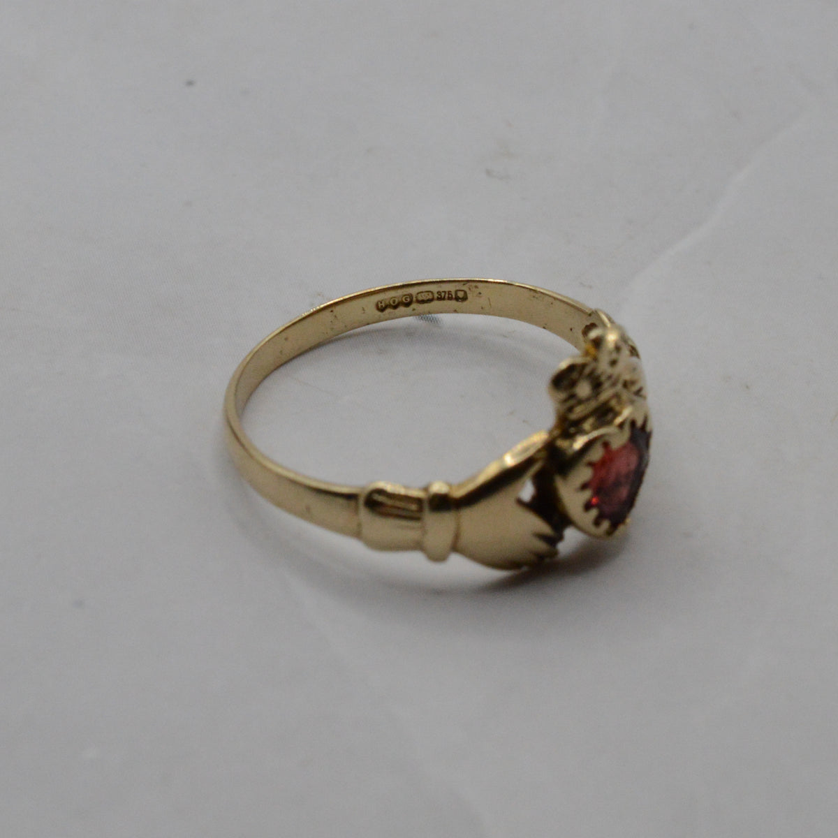 9ct Gold Garnet Claddagh Ring