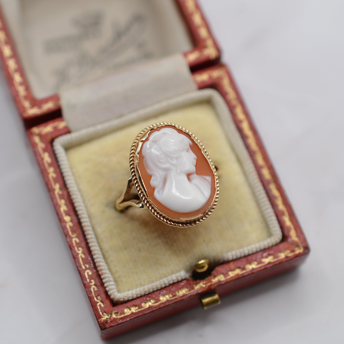 1980s Vintage 9ct Gold Shell Cameo Ring