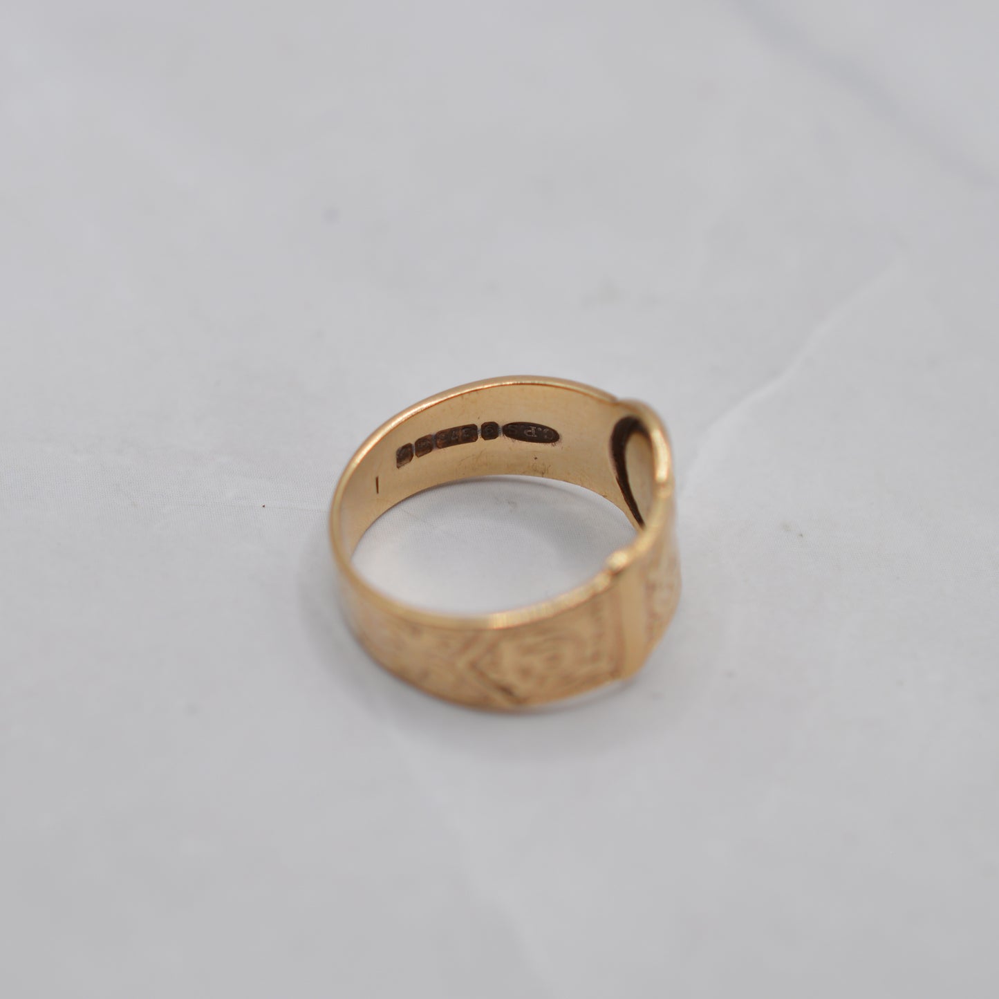 1960s Vintage 9ct Gold Buckle Ring