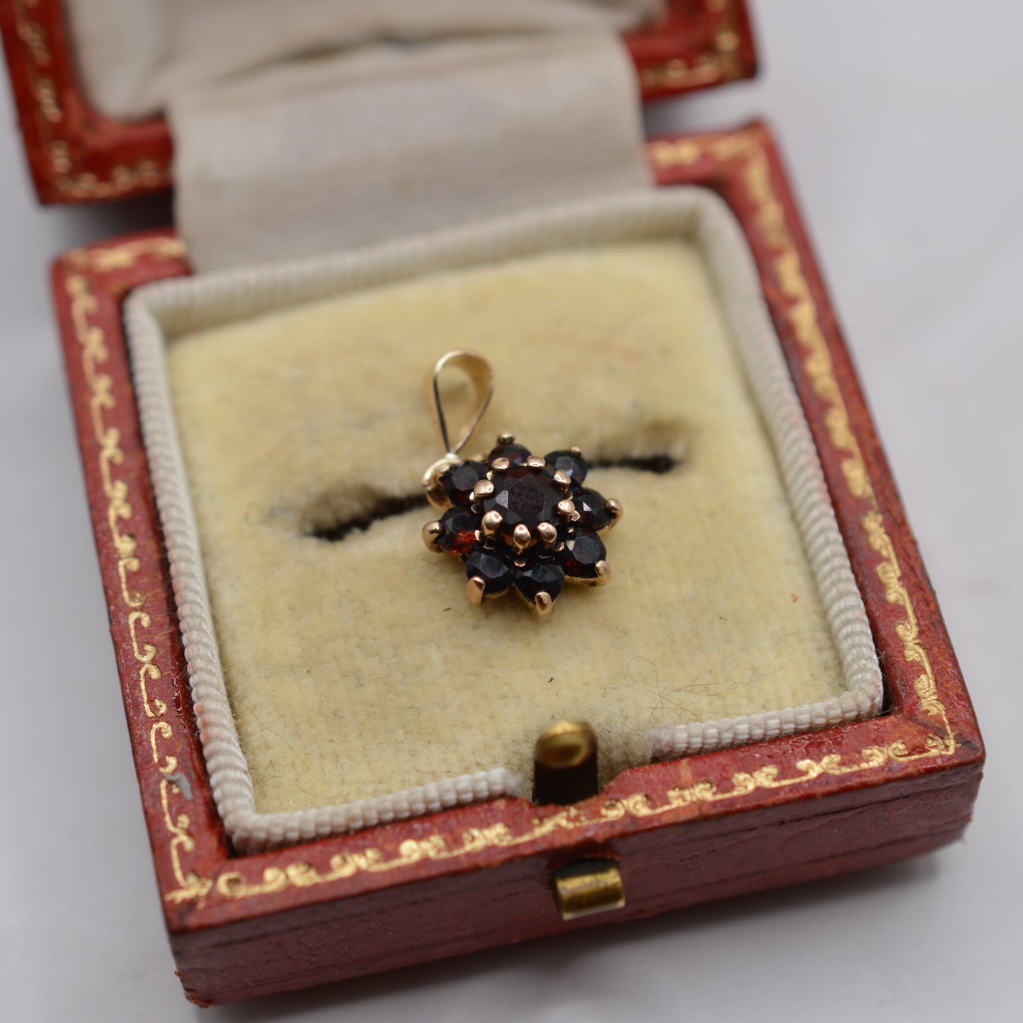 Vintage Renovated 9ct Gold Garnet Cluster Pendant/Charm