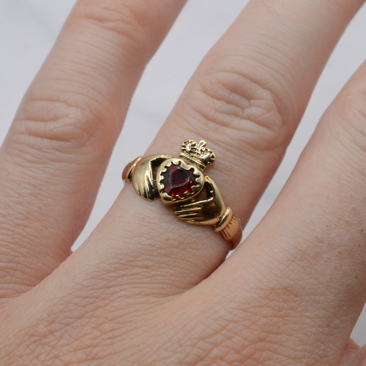 9ct Gold Garnet Claddagh Ring