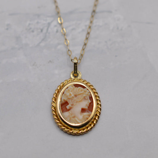 1990s 9ct Gold Cameo Pendant Necklace (16”)