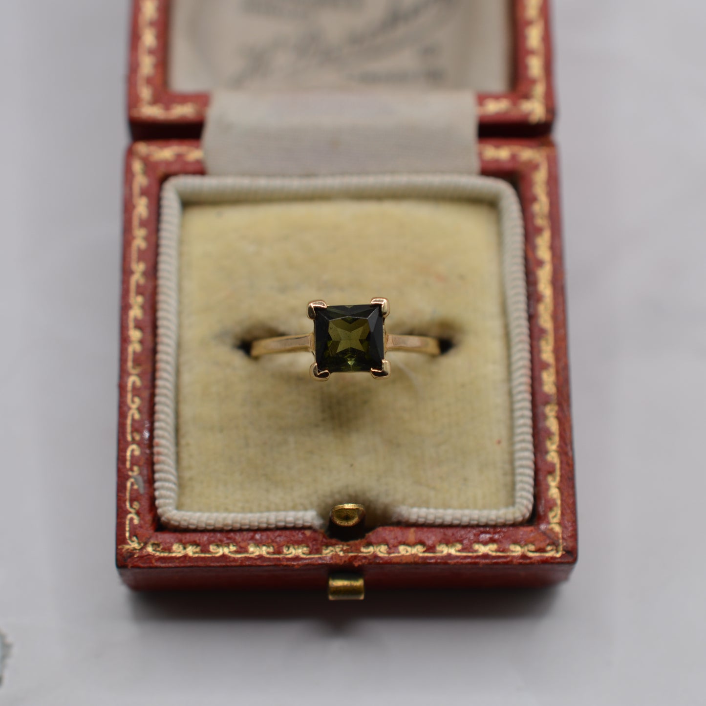 Y2K Vintage 9ct Gold Green Tourmaline Solitaire Ring