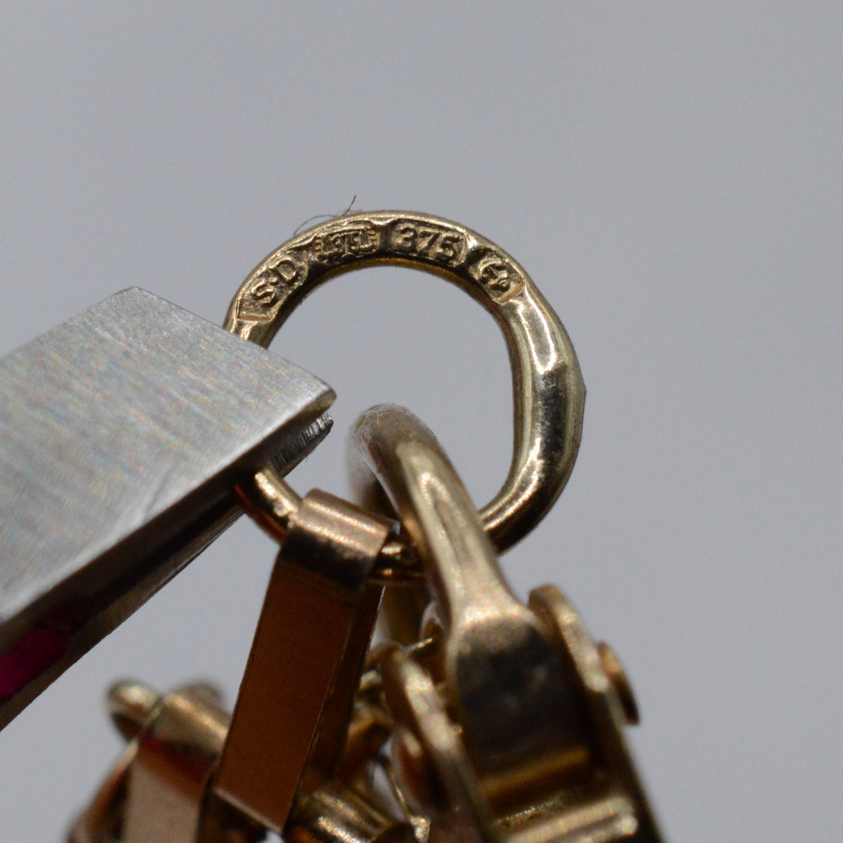 1980s 9ct Gold Three-Bar Gate Link Bracelet with Heart Padlock (7”)