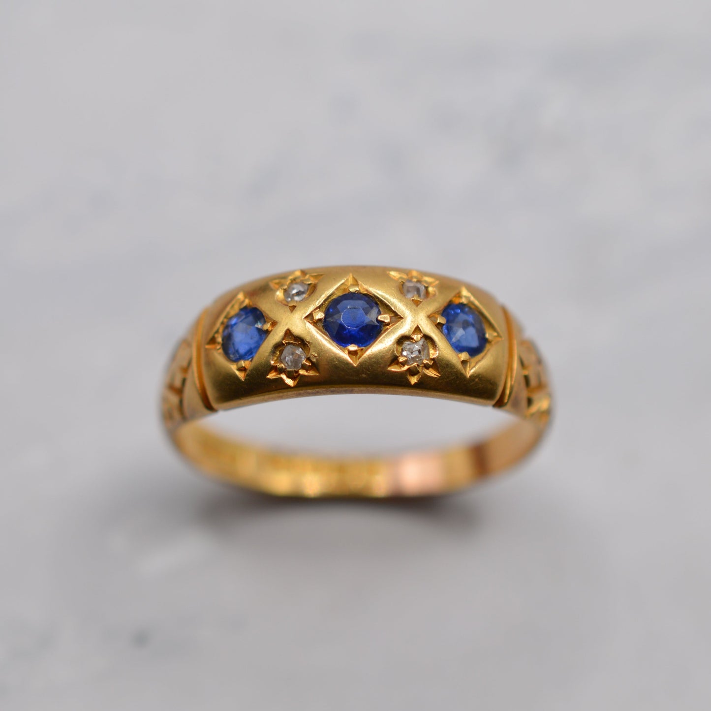 Antique Victorian 18ct Gold Sapphire & Diamond Gypsy Ring