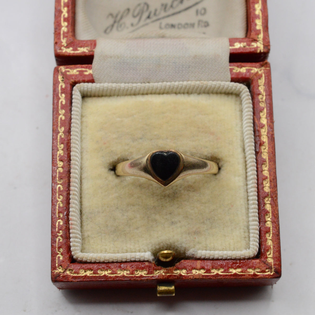 1980s 9ct Gold Onyx Heart Ring