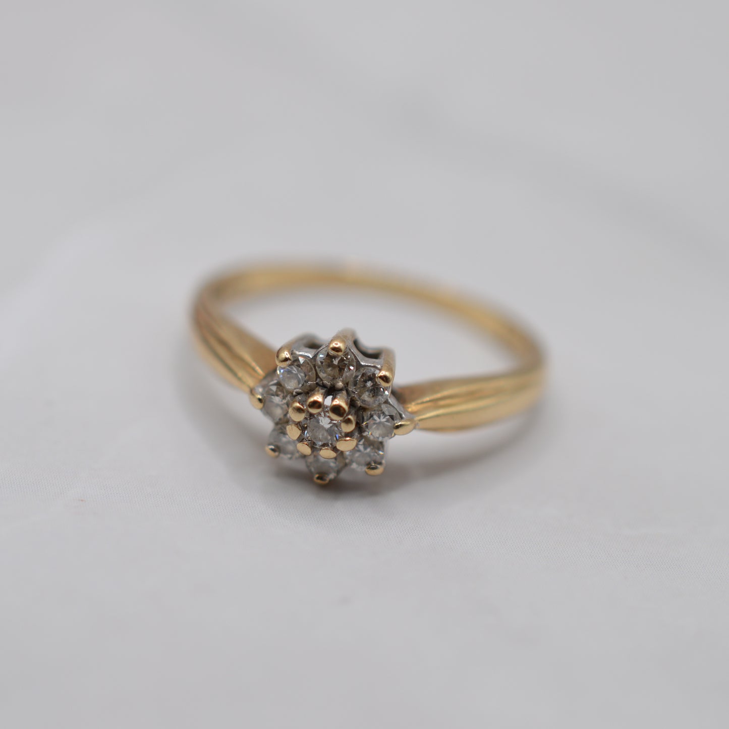 9ct Gold 0.25ct Diamond Floral Cluster Ring