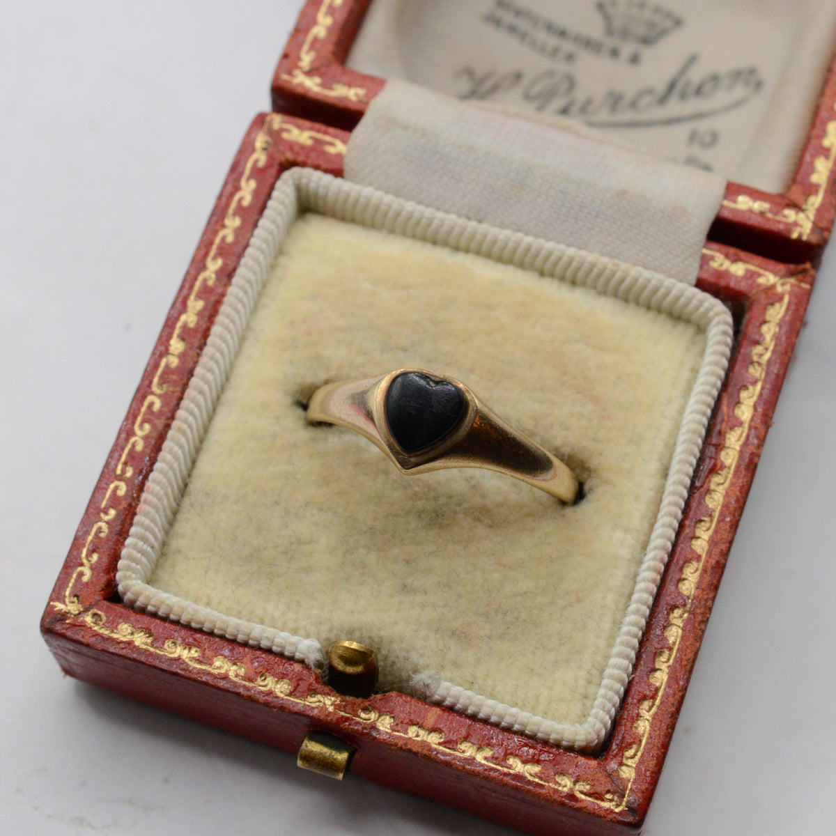 1980s 9ct Gold Onyx Heart Ring