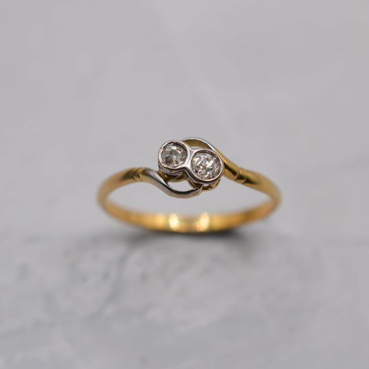 Antique 18ct Gold Diamond Toi-et-Moi Ring