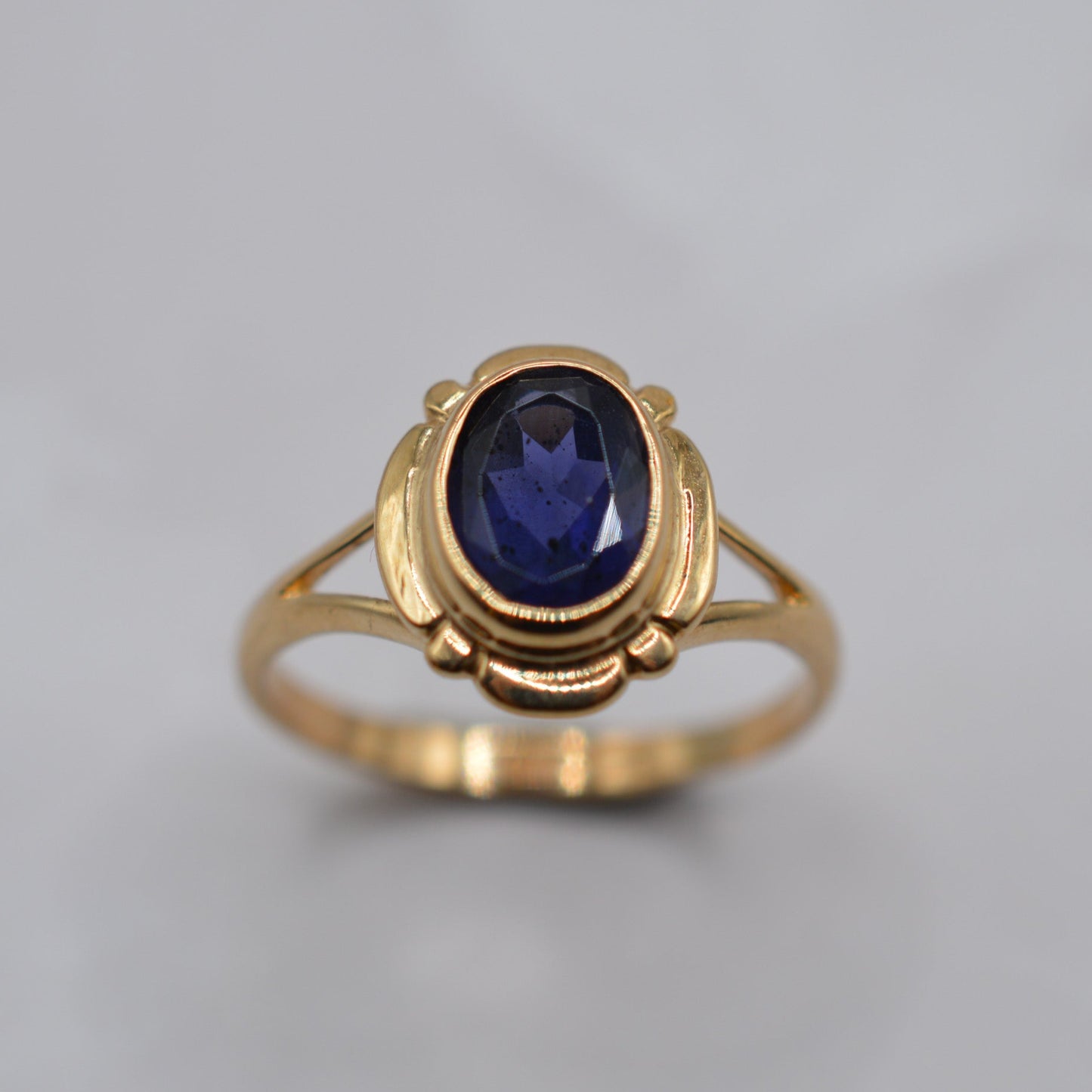 Vintage 9ct Gold Purple Tourmaline Solitaire Ring