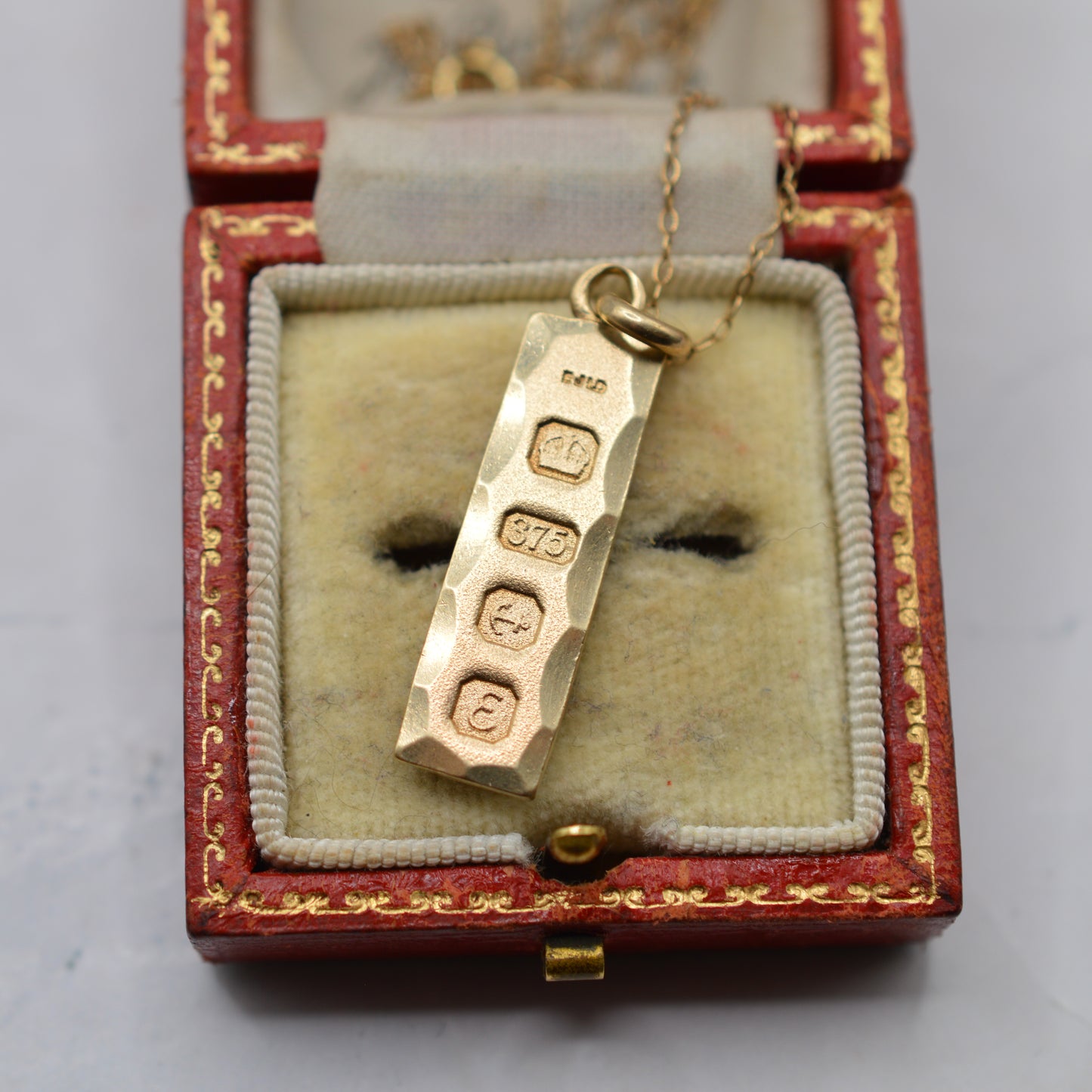1970s Vintage 9ct Gold Ingot Pendant Necklace (23”)