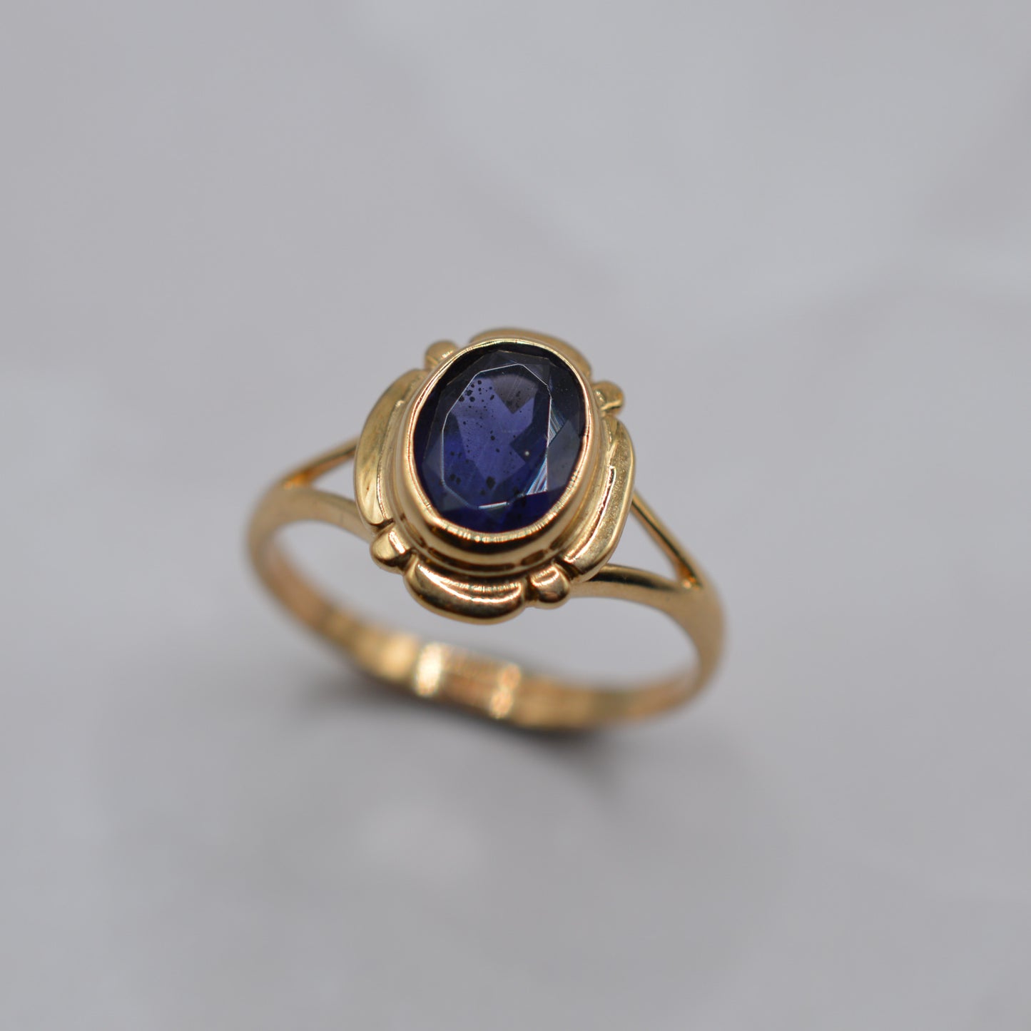 Vintage 9ct Gold Purple Tourmaline Solitaire Ring