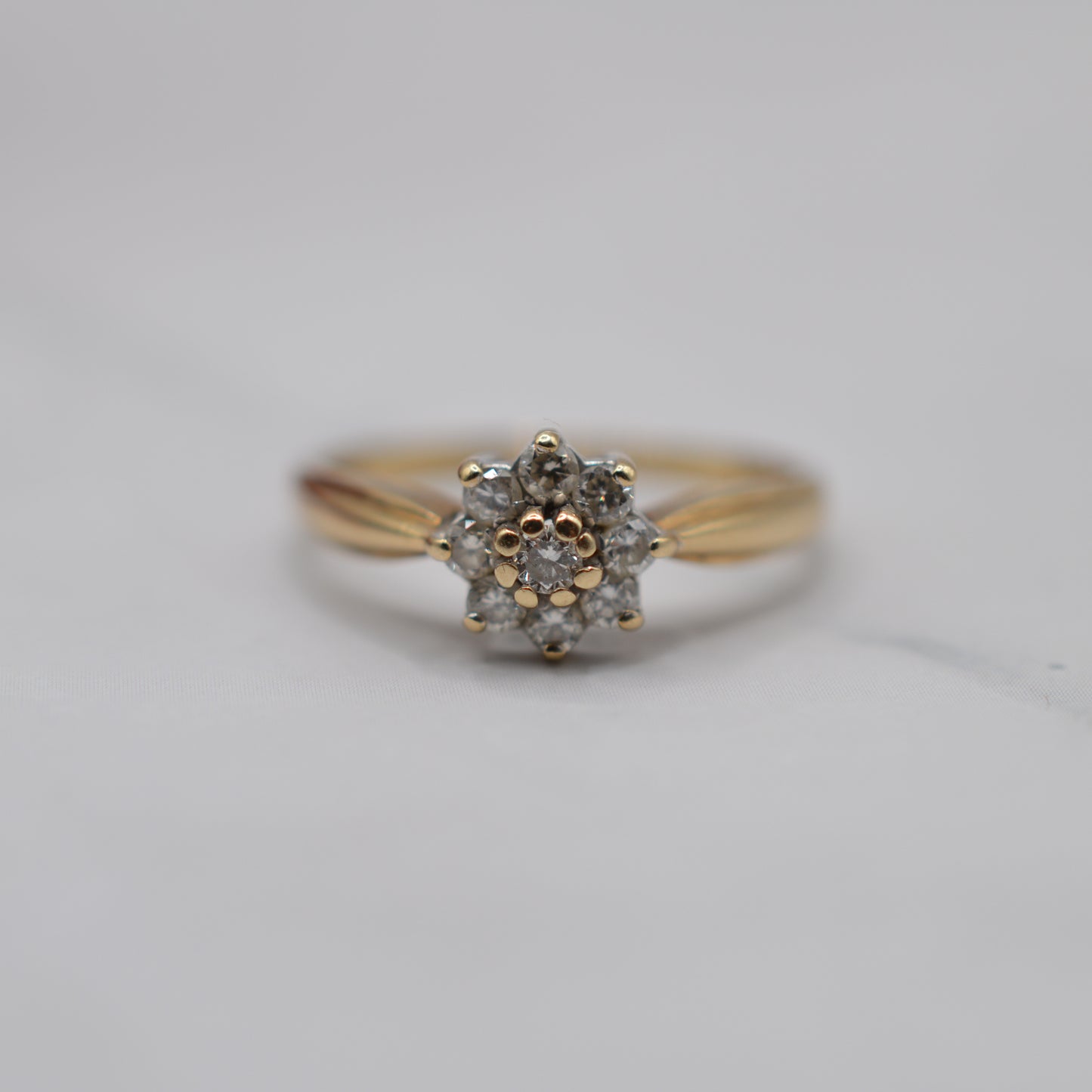 9ct Gold 0.25ct Diamond Floral Cluster Ring
