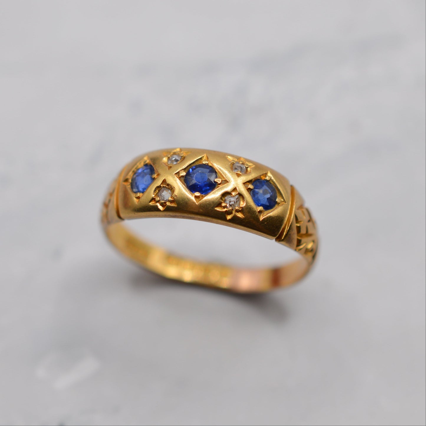 Antique Victorian 18ct Gold Sapphire & Diamond Gypsy Ring