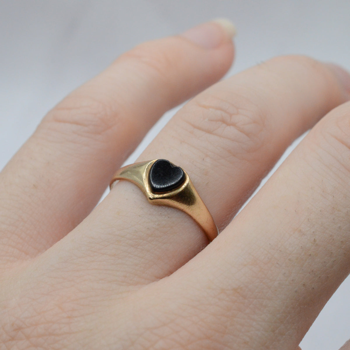 1980s 9ct Gold Onyx Heart Ring