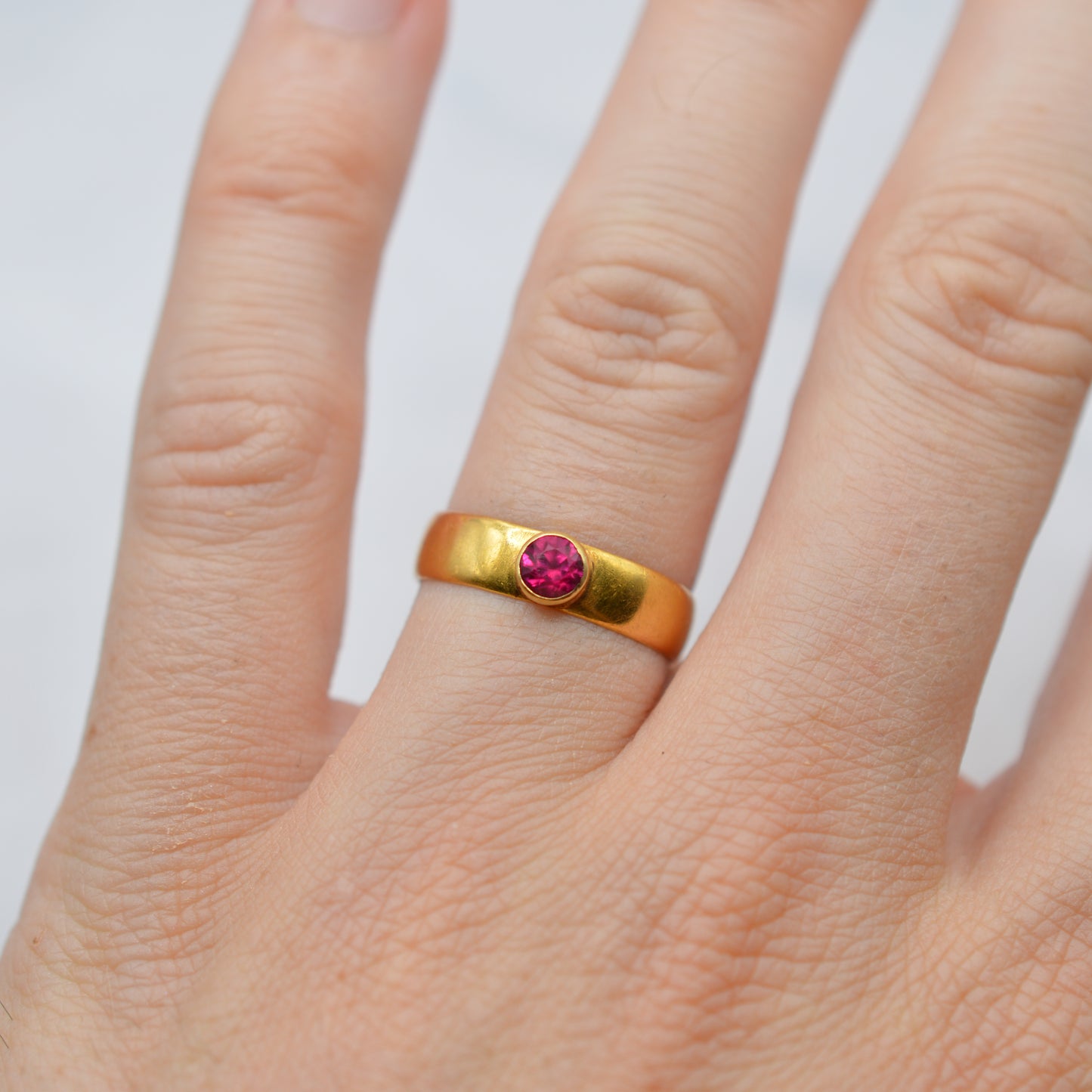 Antique Victorian 1899 22ct Gold Ruby Ring