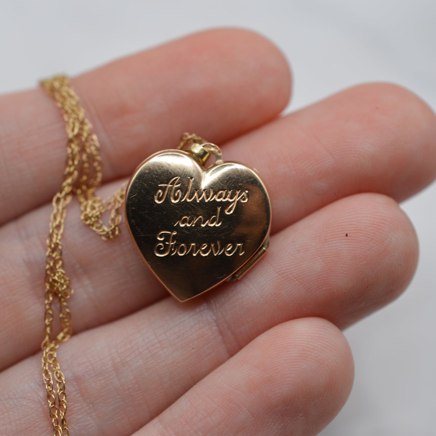 9ct Gold Wedding Dove Heart Locket Pendant Necklace (16")