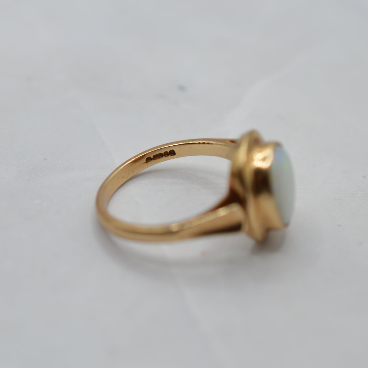 1970s Vintage 9ct Gold Opal Solitaire Ring
