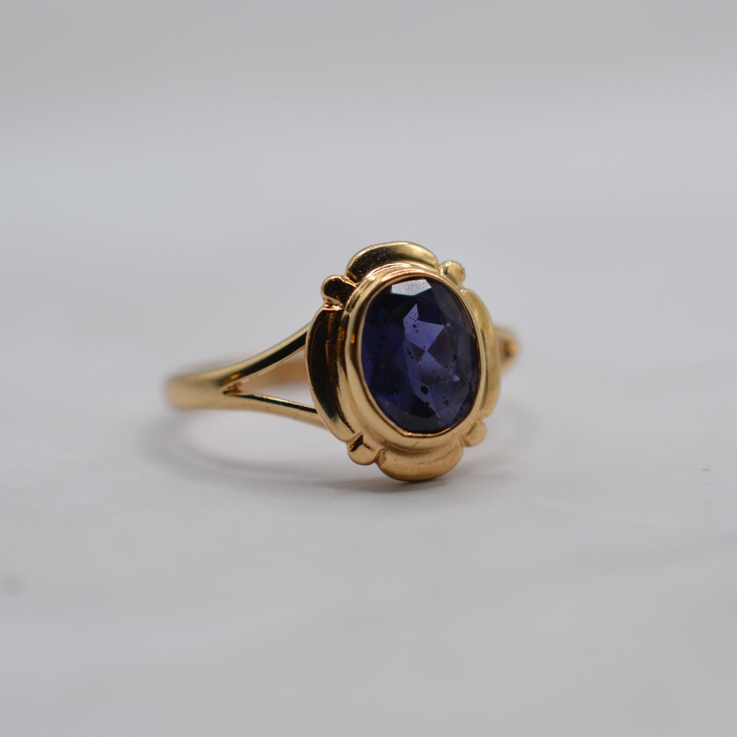 Vintage 9ct Gold Purple Tourmaline Solitaire Ring