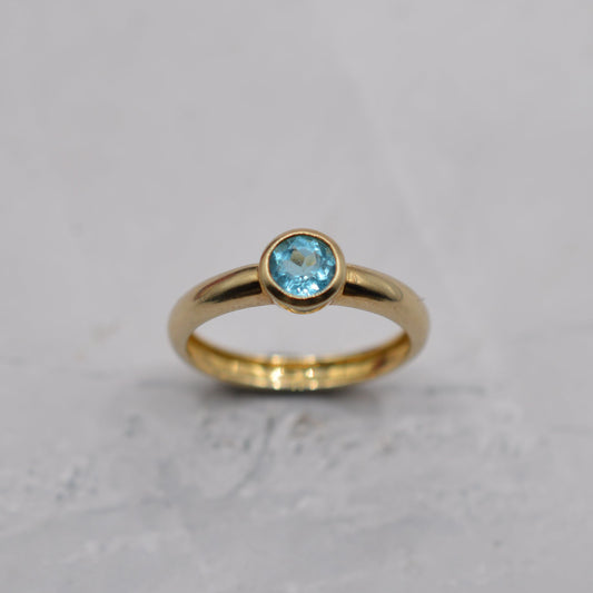 Y2K 9ct Gold Bezel-Set Solitaire Ring