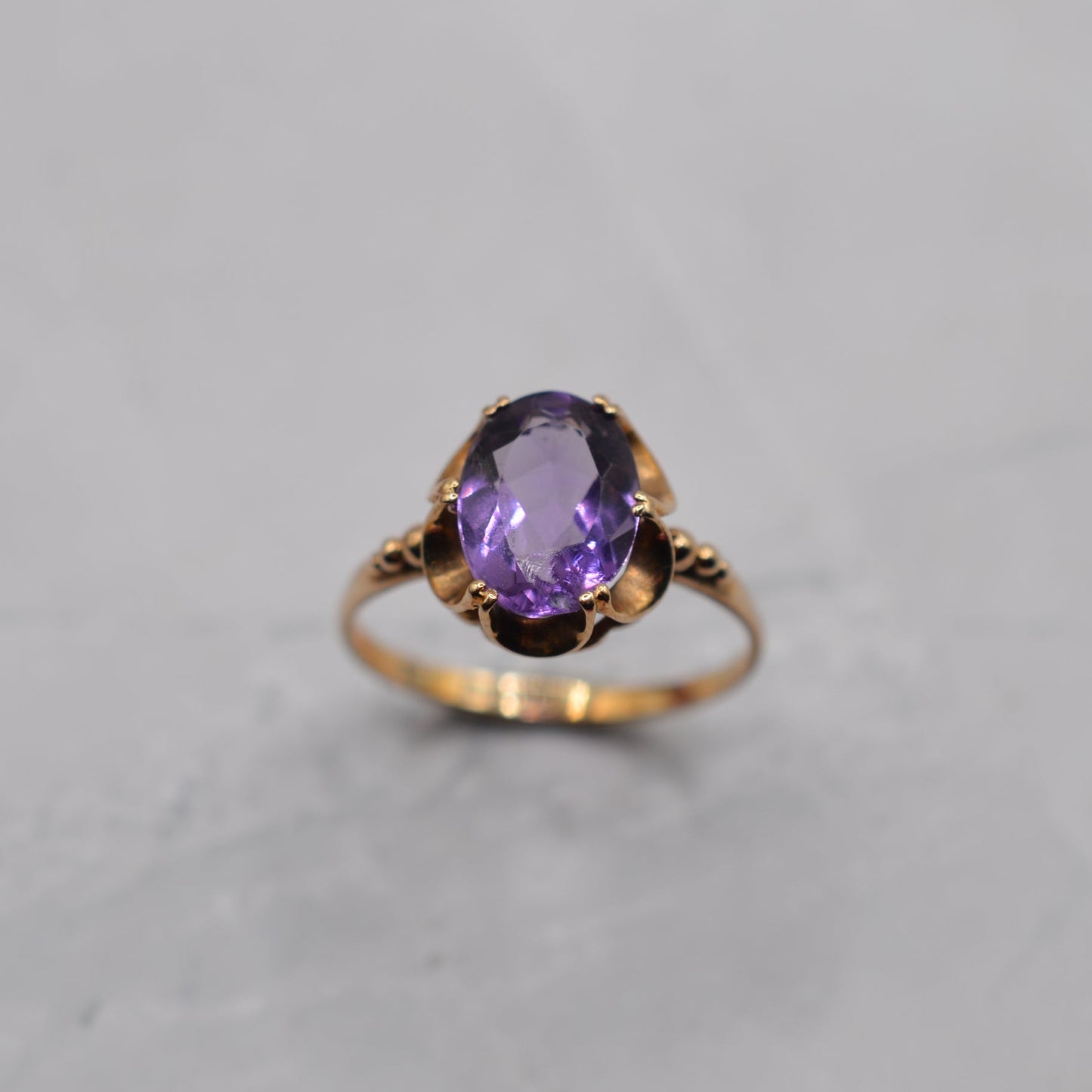 1970s Vintage 9ct Gold Amethyst Ring in Buttercup Setting
