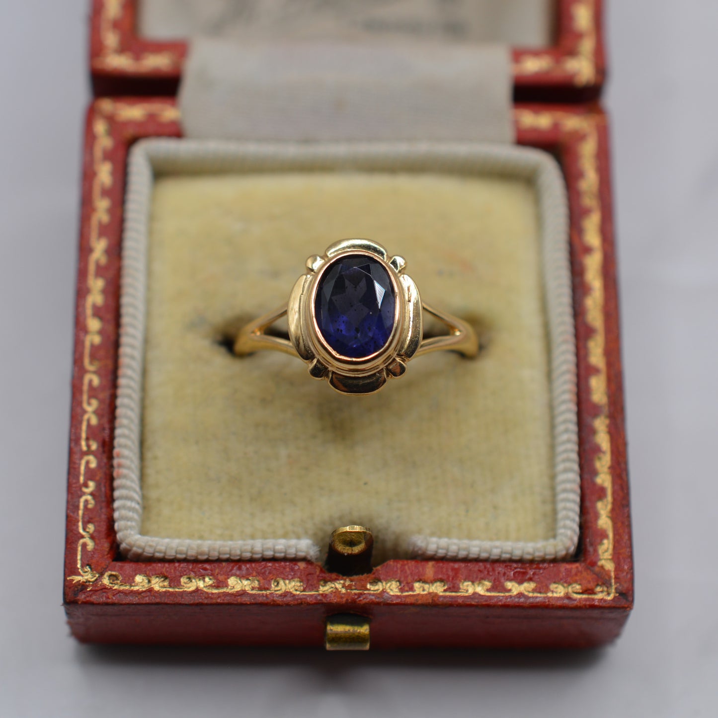 Vintage 9ct Gold Purple Tourmaline Solitaire Ring