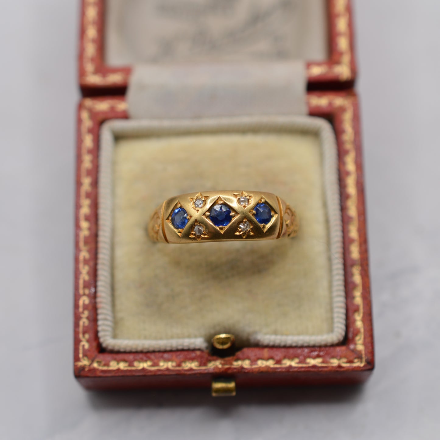 Antique Victorian 18ct Gold Sapphire & Diamond Gypsy Ring