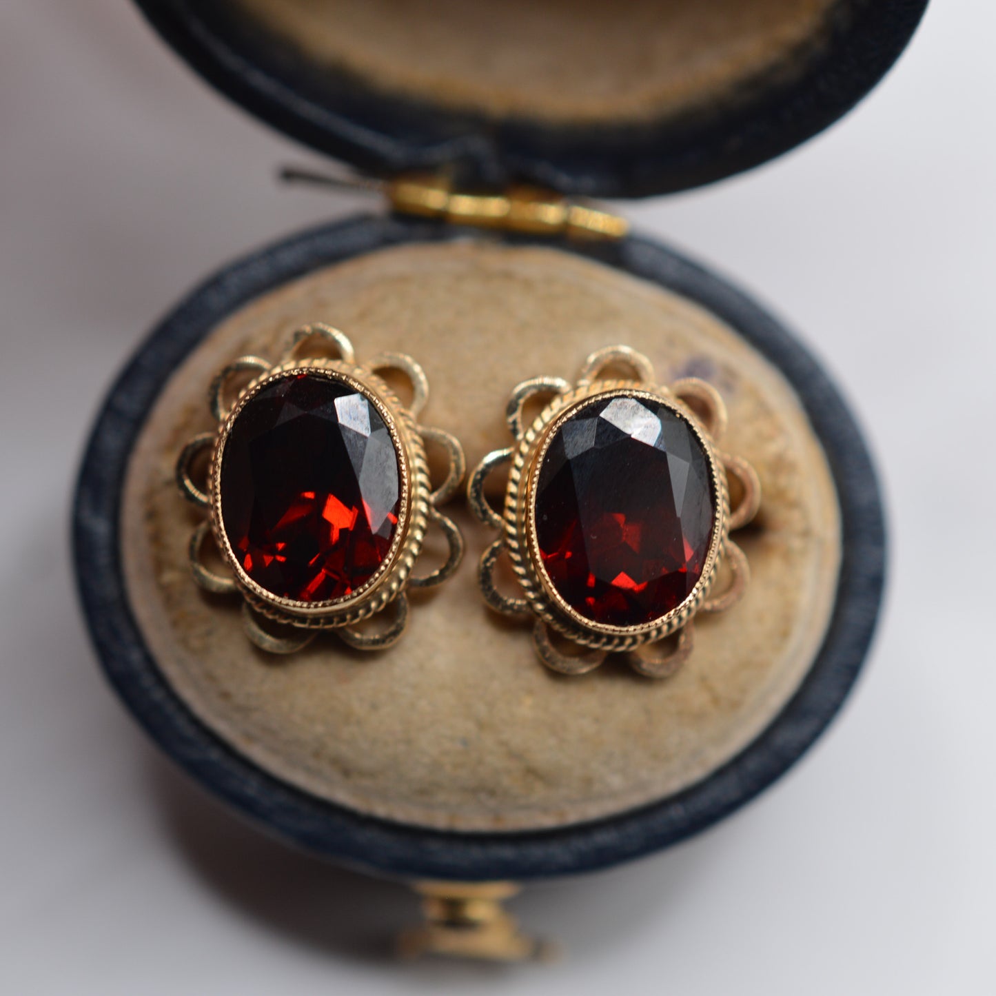1990s Large 9ct Gold Garnet Stud Earrings with Scallop Edging