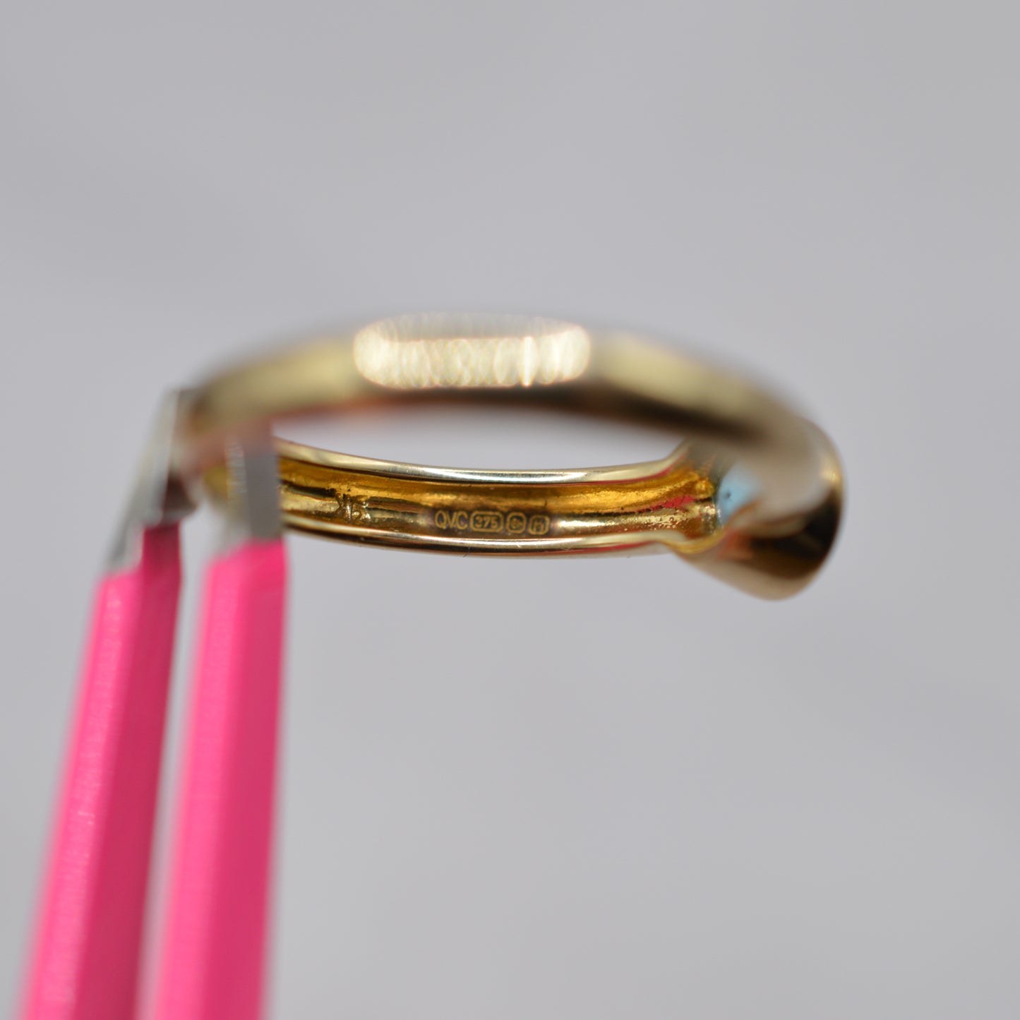 Y2K 9ct Gold Bezel-Set Solitaire Ring