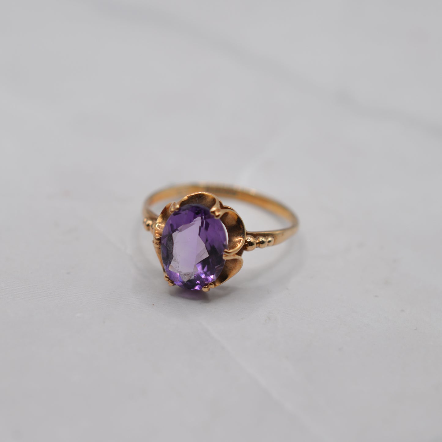 1970s Vintage 9ct Gold Amethyst Ring in Buttercup Setting