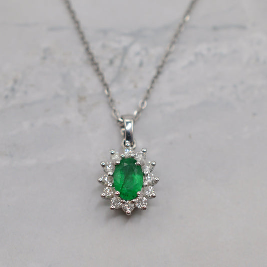 18ct White Gold Emerald & Diamond Cluster Pendant Necklace (16”)
