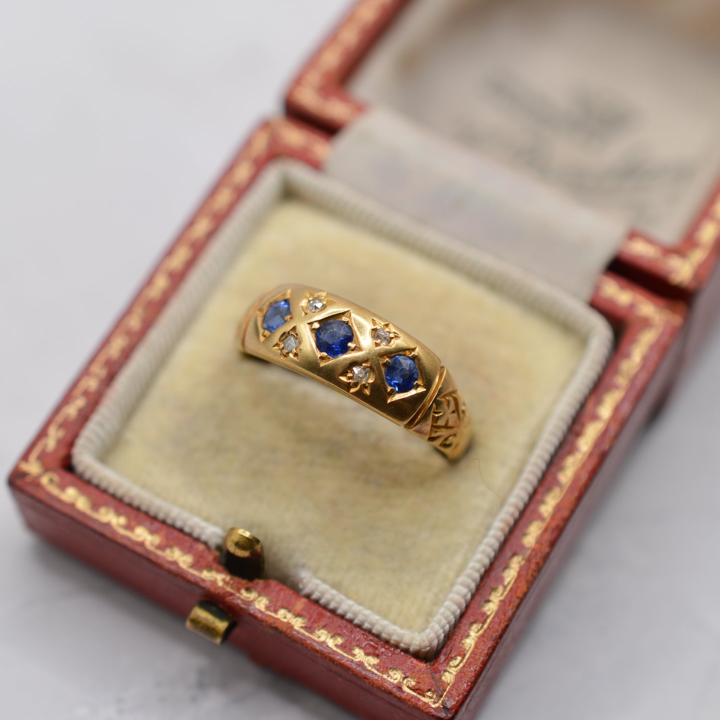 Antique Victorian 18ct Gold Sapphire & Diamond Gypsy Ring