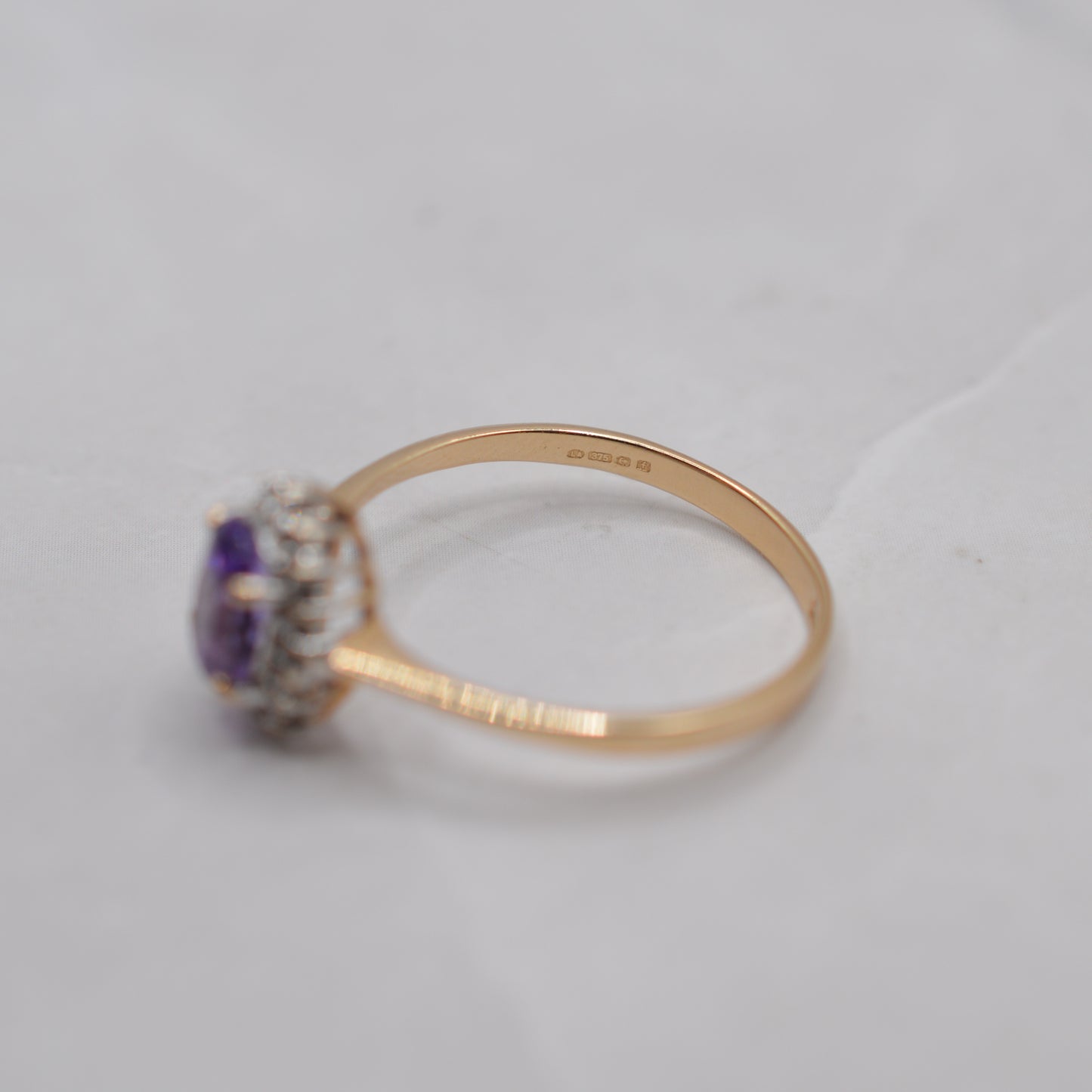 Y2K 9ct Gold Amethyst & Diamond Cluster Ring