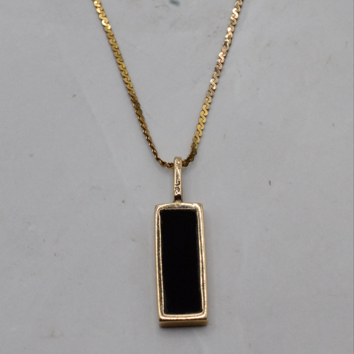 1970s Vintage 9ct Gold Onyx Pendant Necklace