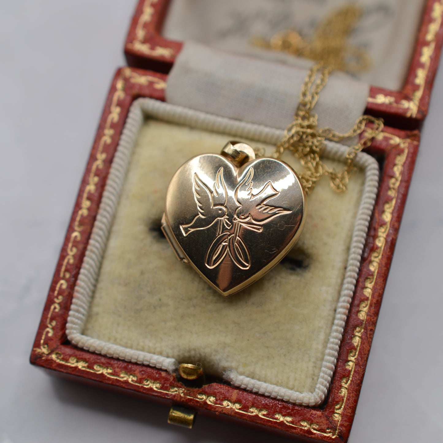 9ct Gold Wedding Dove Heart Locket Pendant Necklace (16")