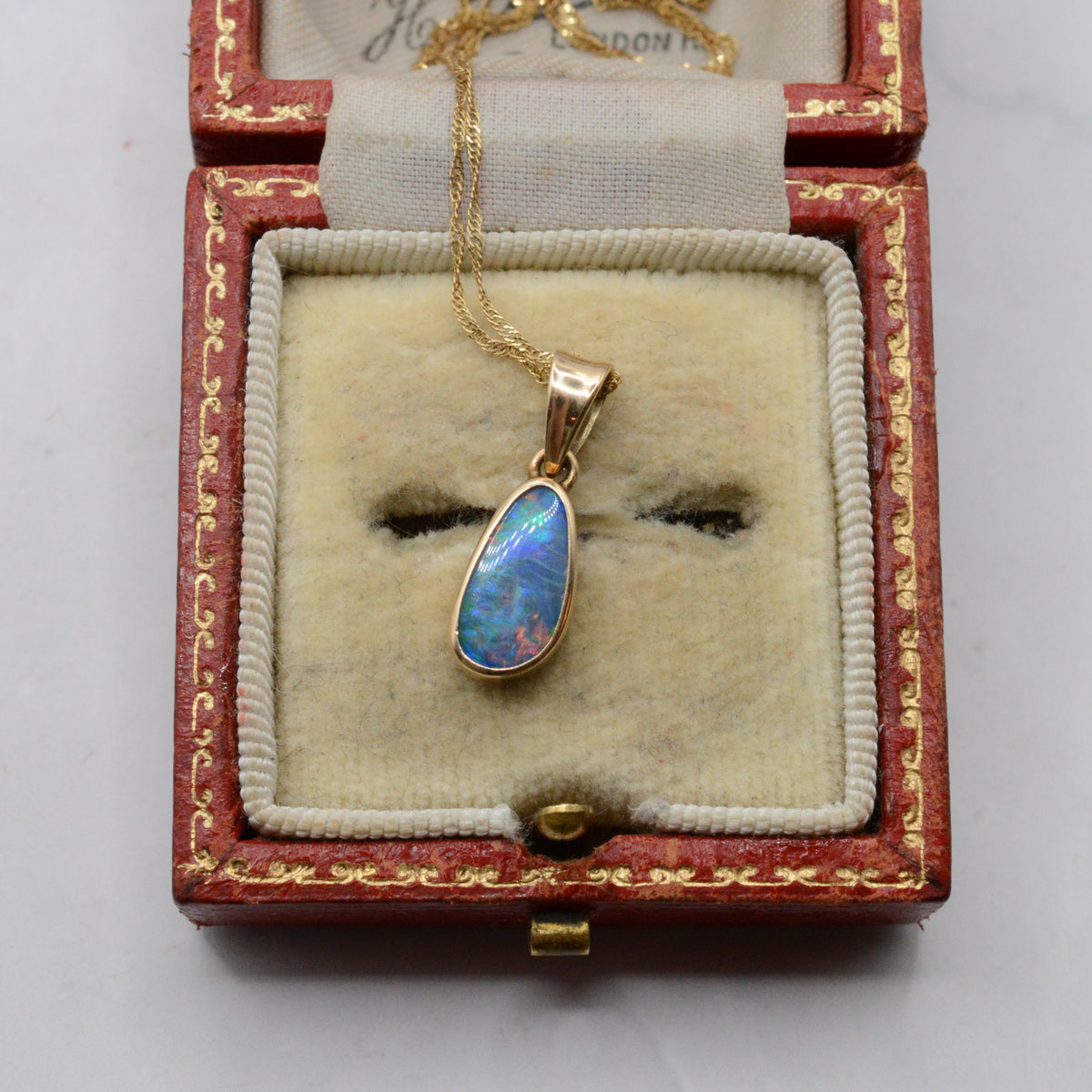 Y2K 9ct Gold Opal Doublet Pendant Necklace (18”)