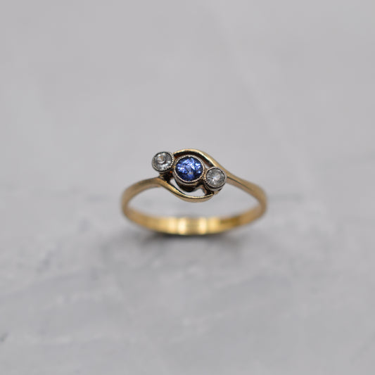 Antique 18ct Gold Sapphire Trilogy Bypass Ring