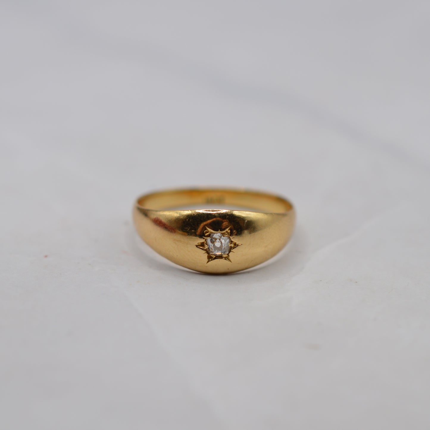 Antique Victorian 18ct Gold Diamond Solitaire Gypsy Ring