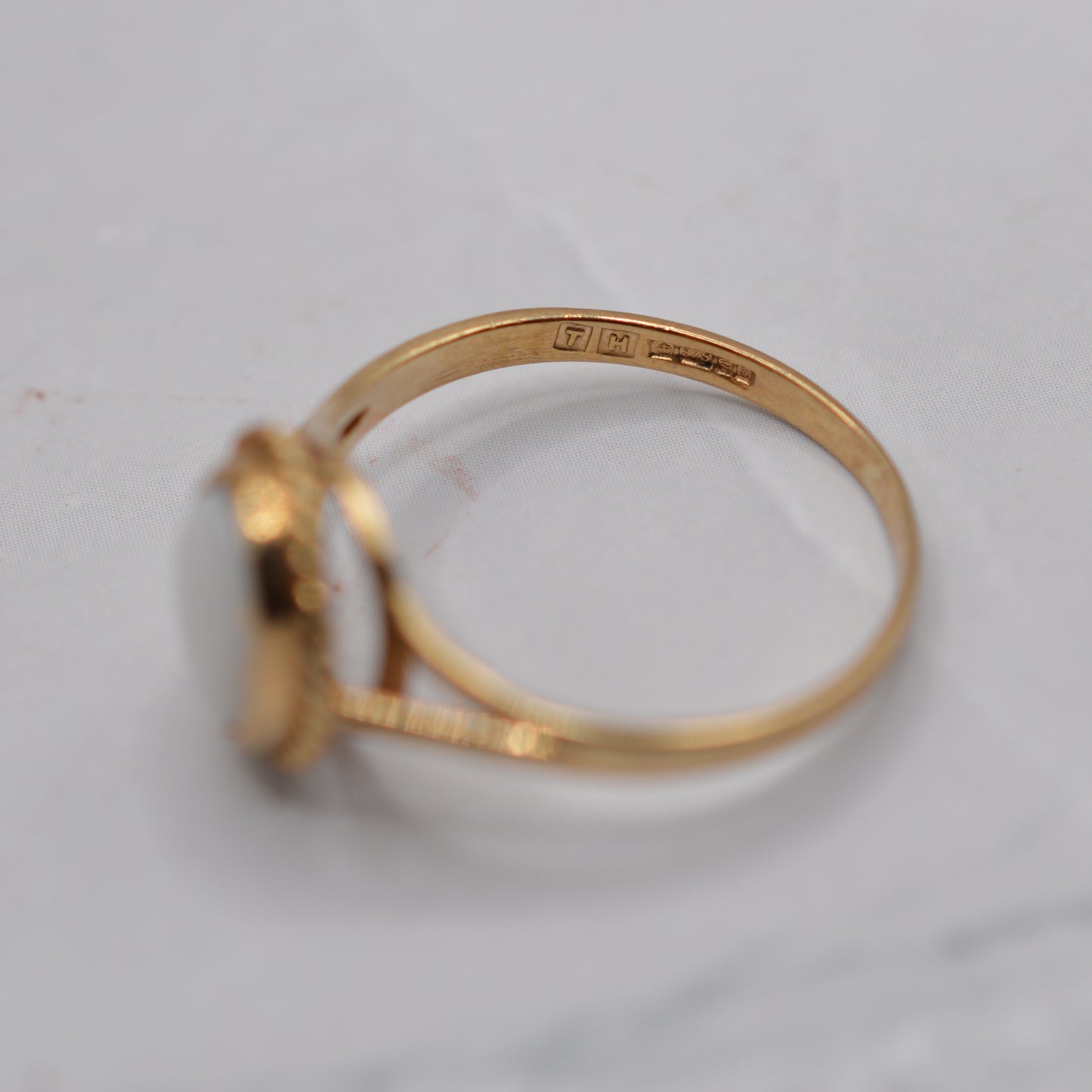 1990s 9ct Gold Opal Solitaire Ring