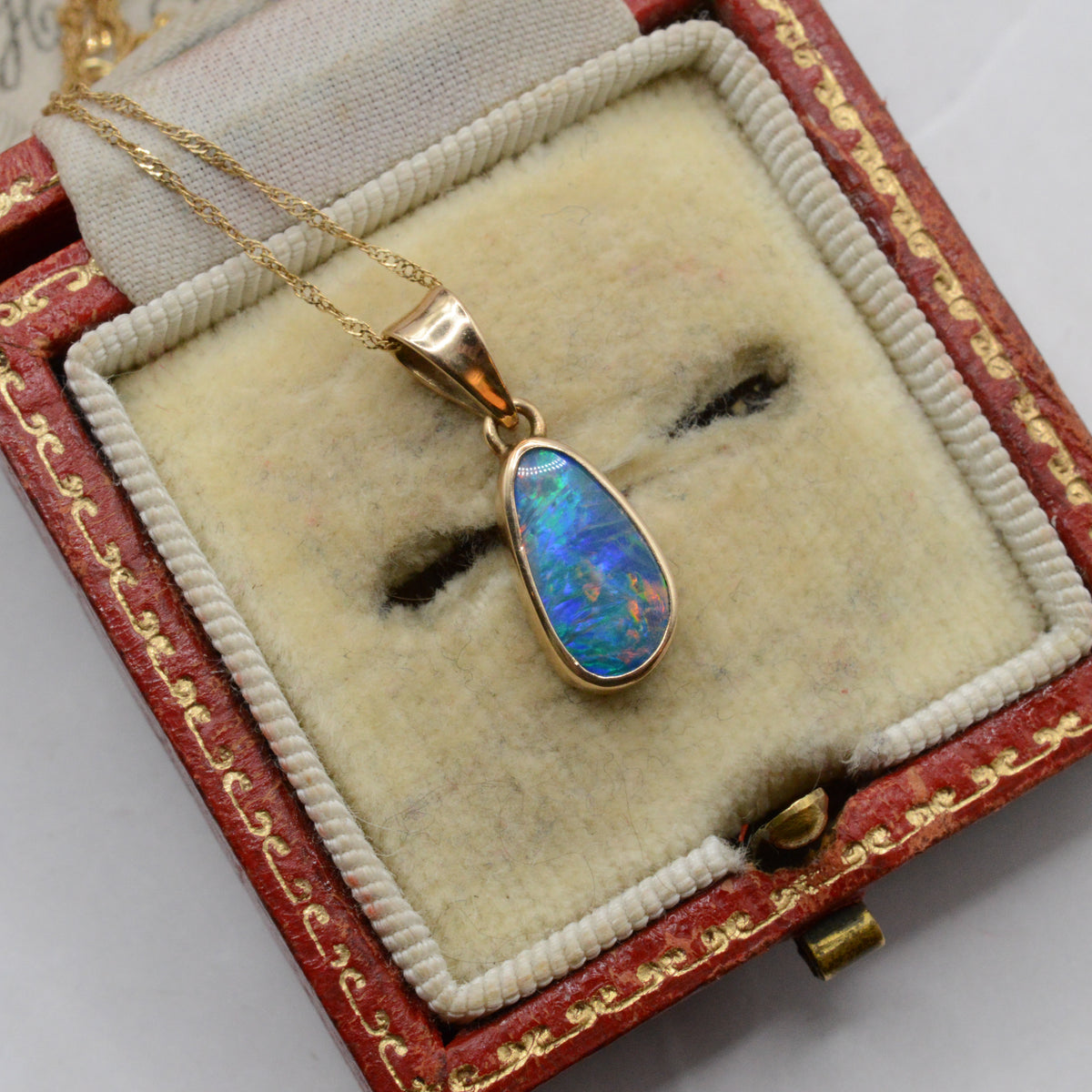 Y2K 9ct Gold Opal Doublet Pendant Necklace (18”)